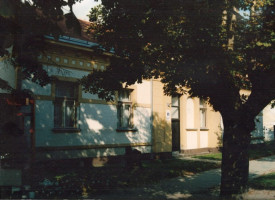 Knjižnica 90-ih godina